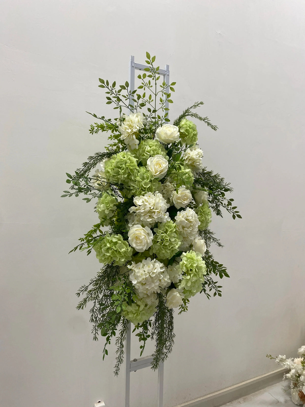 H-973 Hot Selling Wedding Flower Hanging Flower Runner  Artificial Silk Flower Ball Centerpieces for Wedding Event Decoration